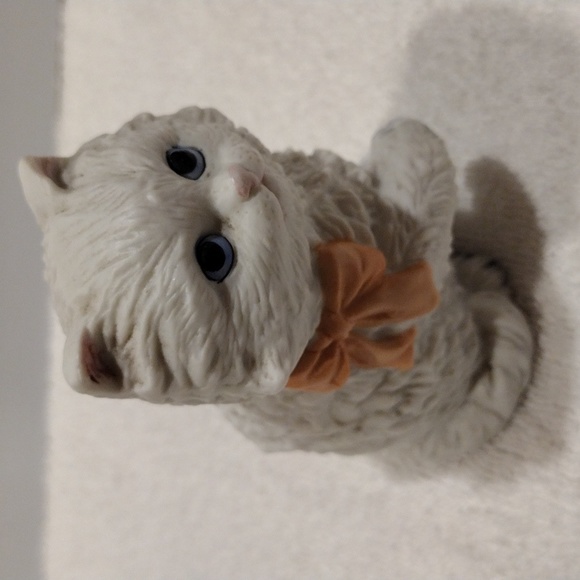 Vintage, Homco porcelain cat with pink bow. - Picture 4 of 4